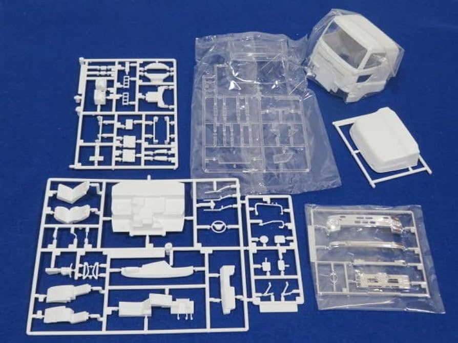 Amazon | 日野グランドプロフィアキャブ一式 アオシマ 1/32